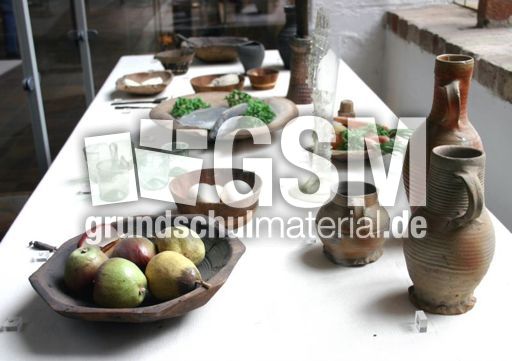 Mittelalter-Tisch-1.jpg